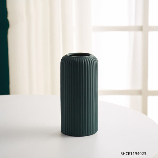 Titel: Nordische Eleganz: Keramik Morandi Vase für stilvolle Interieurs