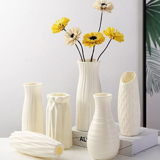 Moderne Simple Plastikvase: Zeitgemäße Eleganz für Ihr Zuhause
